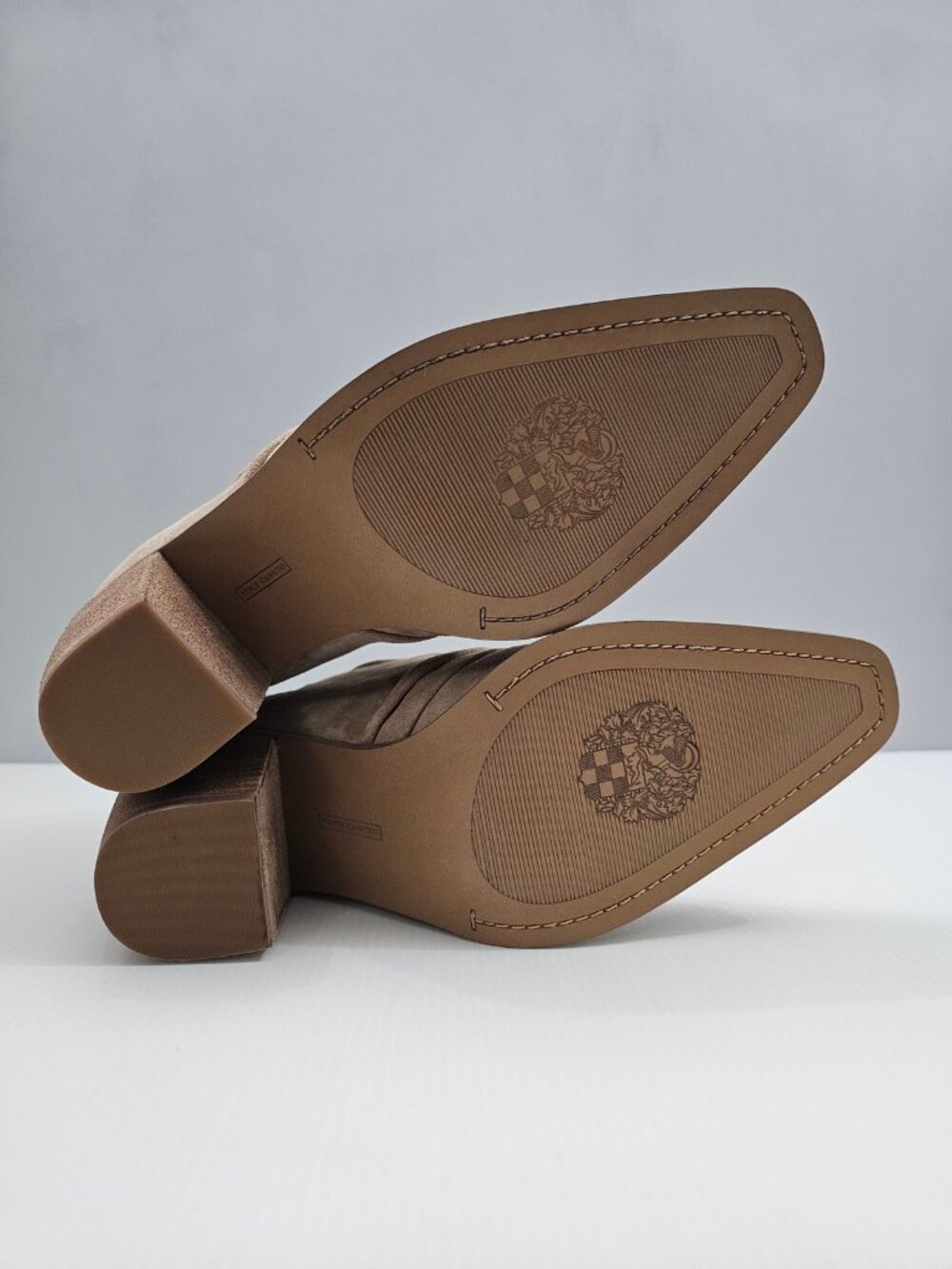 Vince Camuto Ainsley Ankle Bootie Womens 11 Tan Suede Stacked Heel Snip Toe - Picture 12 of 15